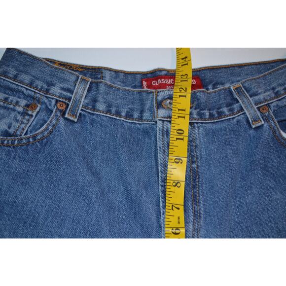 Vintage Levi Classic Relaxed 550 Straight Leg mid wash High Waist size 14 M - Picture 8 of 9